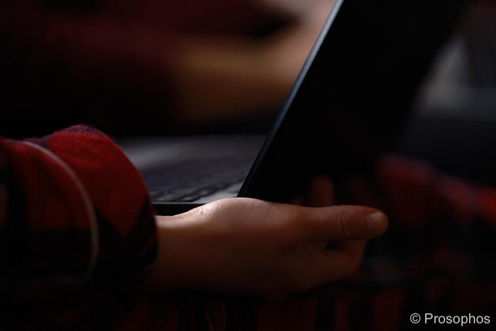 Red - Prosophos - Fuji Fujifilm GFX 100S - GF 110mm f2