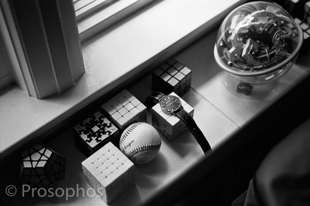 "Momentos of a Gloomy Day at Home, 4" - Prosophos - Leica M3 - Voigtlander 50mm Nokton 1.5 II - Kodak Tri-X 400