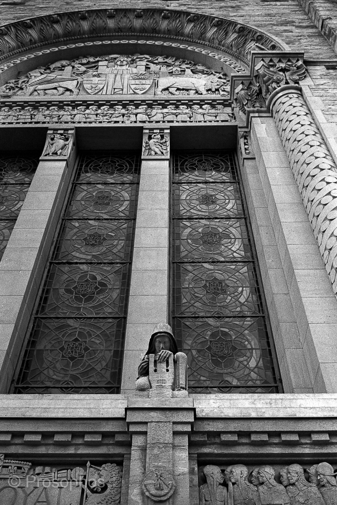 "Waiting" - Prosophos - Leica M2-R, Voigtländer Ultron Vintage Line 35mm f:2 Aspherical II, Kodak Tri-X 400, and Plustek 8200i
